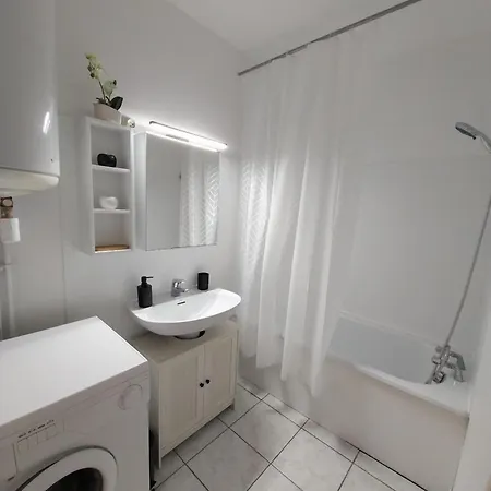 T2 Confort 5 Personnes 1 Avec Balcon Et Garage Appartement
